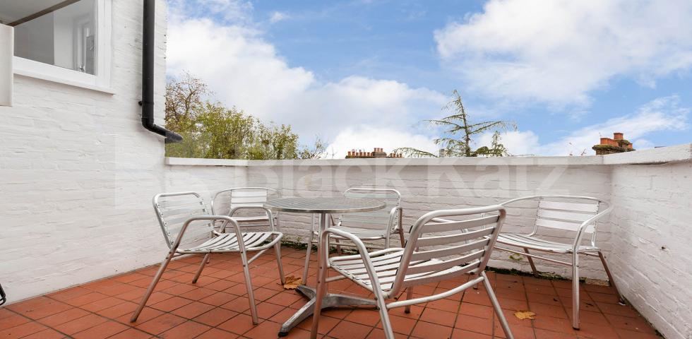 Stunning modern split level 3 bed with a private roof terrace in camden square Stratford Villas, Camden Square
